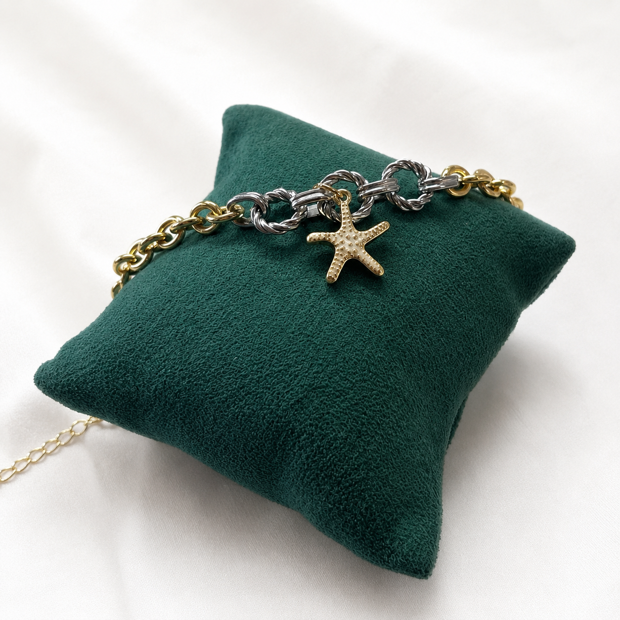 Pulsera bicolor de chapa de oro, diseño dorado y plateado para joyería de mayoreo.
