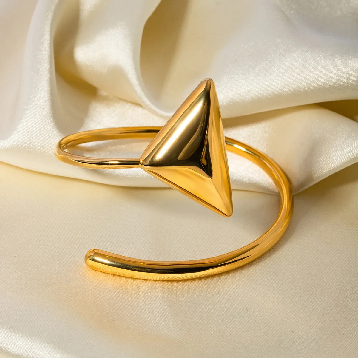Brazalete Geométrico Dorado