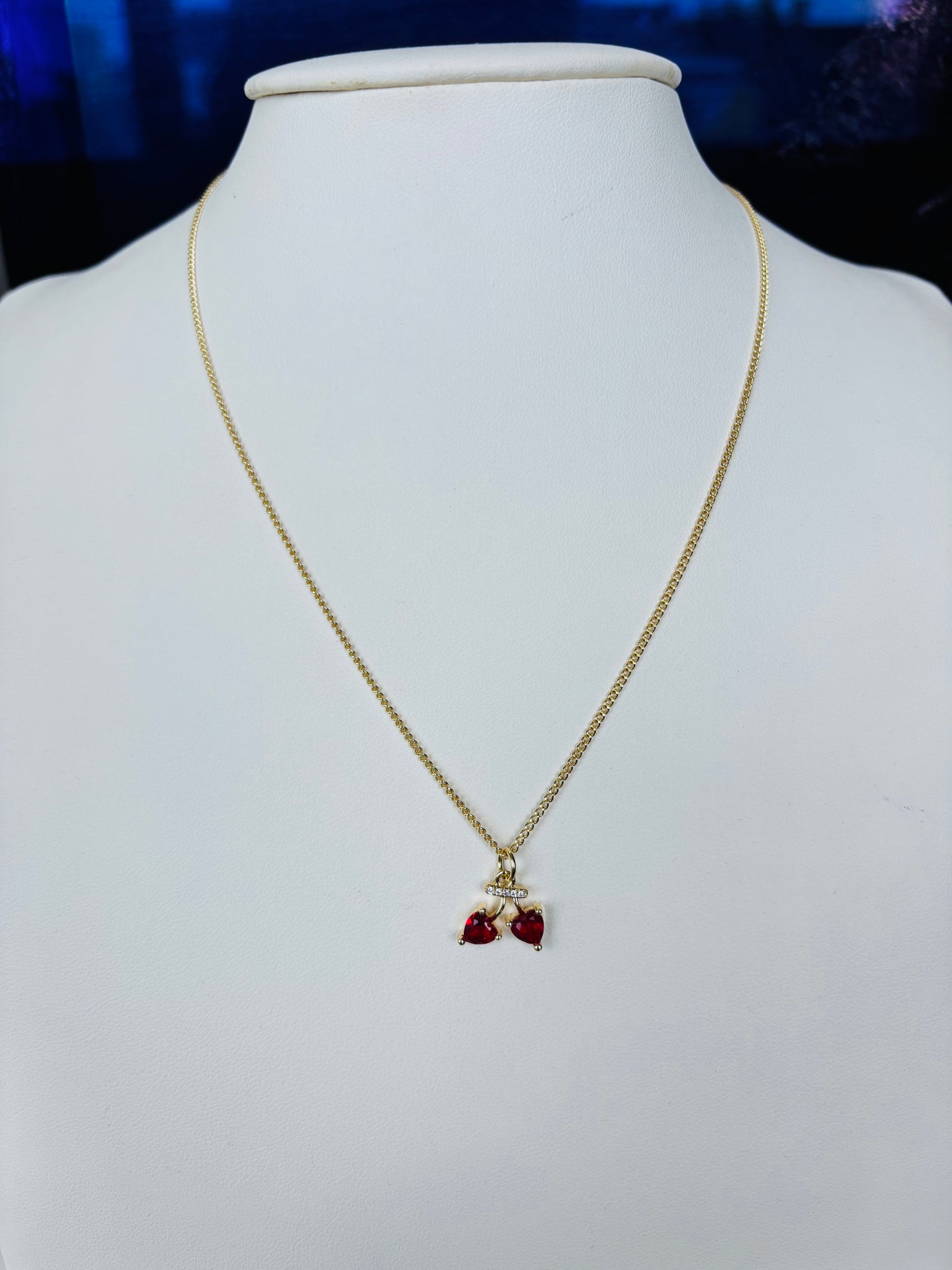 Cadena chapa de oro 18k dorada con detalles sutiles, cereza — joyería E|B Jewels al mayoreo.