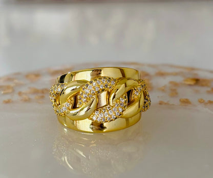 Anillo de acero inoxidable 316L con piedras, diseño resistente, combinable y fácil de cuidar para joyería de mayoreo.