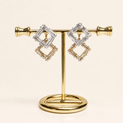 Aretes Roma en chapa de oro de 18k con cristales o zirconias para venta de joyería al mayoreo.