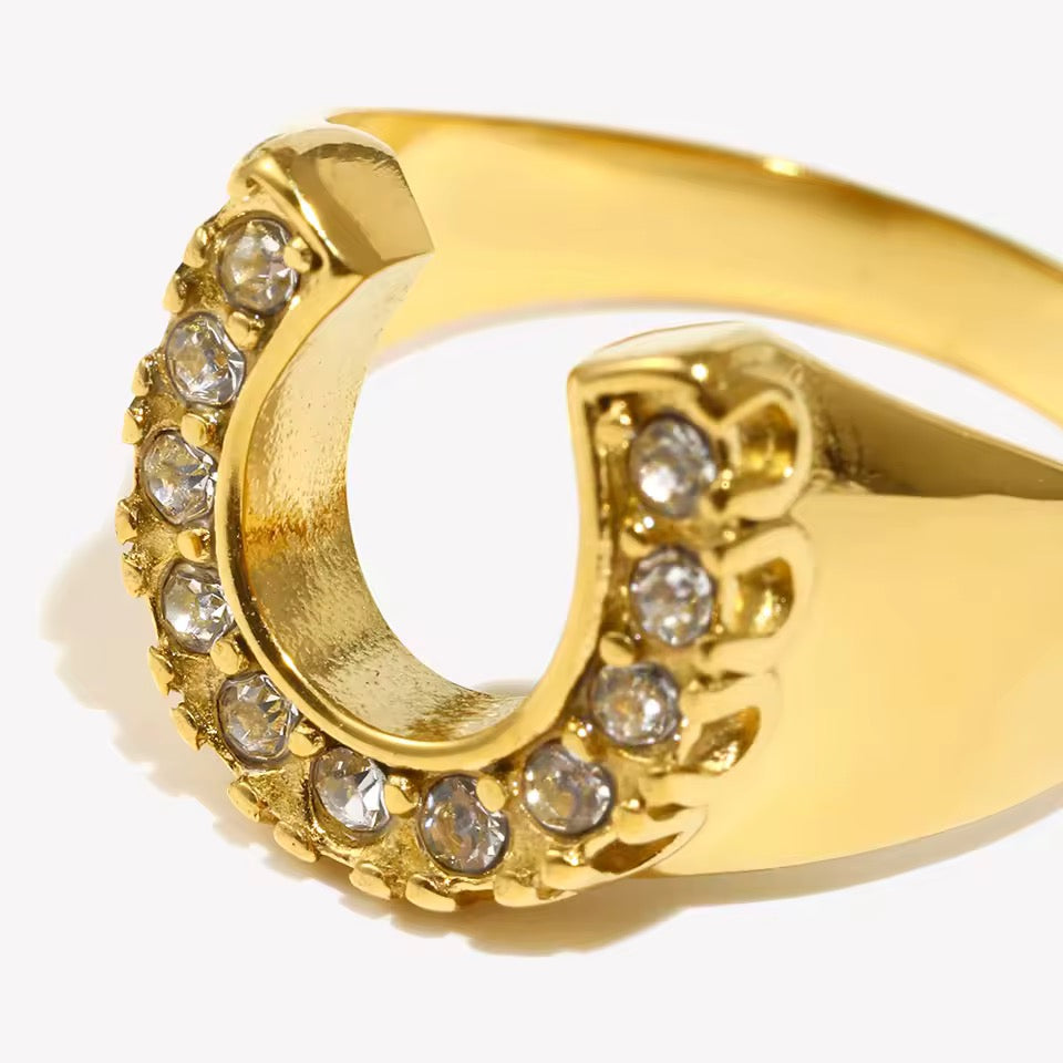 Anillo dorado, chapado en oro de 18 quilates, de E|B Jewels. Joyería femenina elegante y resistente al agua.