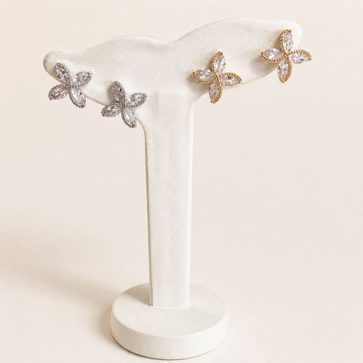 Aretes Flores Con Cristales Gold de chapa de oro 18K, vista adicional 2