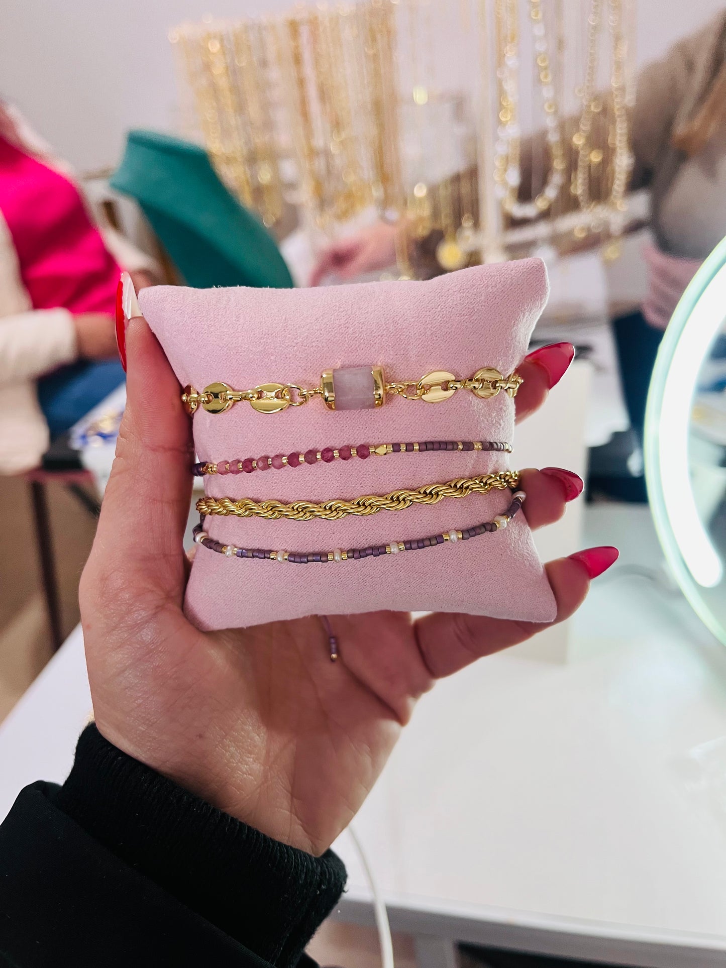 Pulsera morada miyuki con perlas