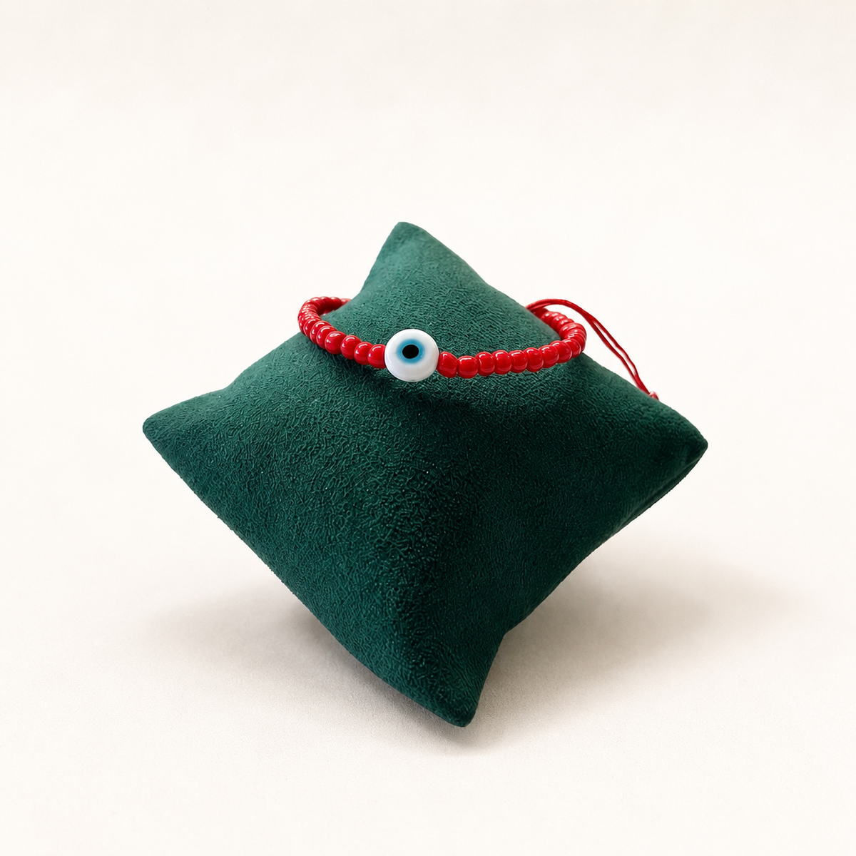 Pulsera sencilla de hilo rojo con ojo turco para joyería de mayoreo.